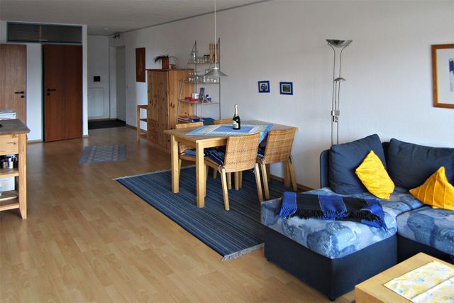 Wohnzimmer mit Platz für eine Familie